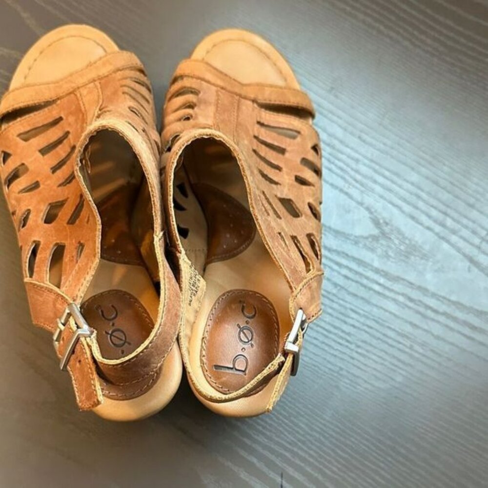b.o.c. Tan Cutout Comfort Sandals size 7